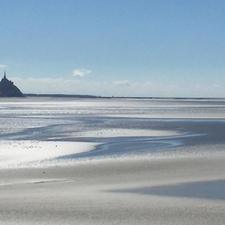 Chambre A Proximite De La Baie Du Mont Saint Michel Avranches Esterno foto